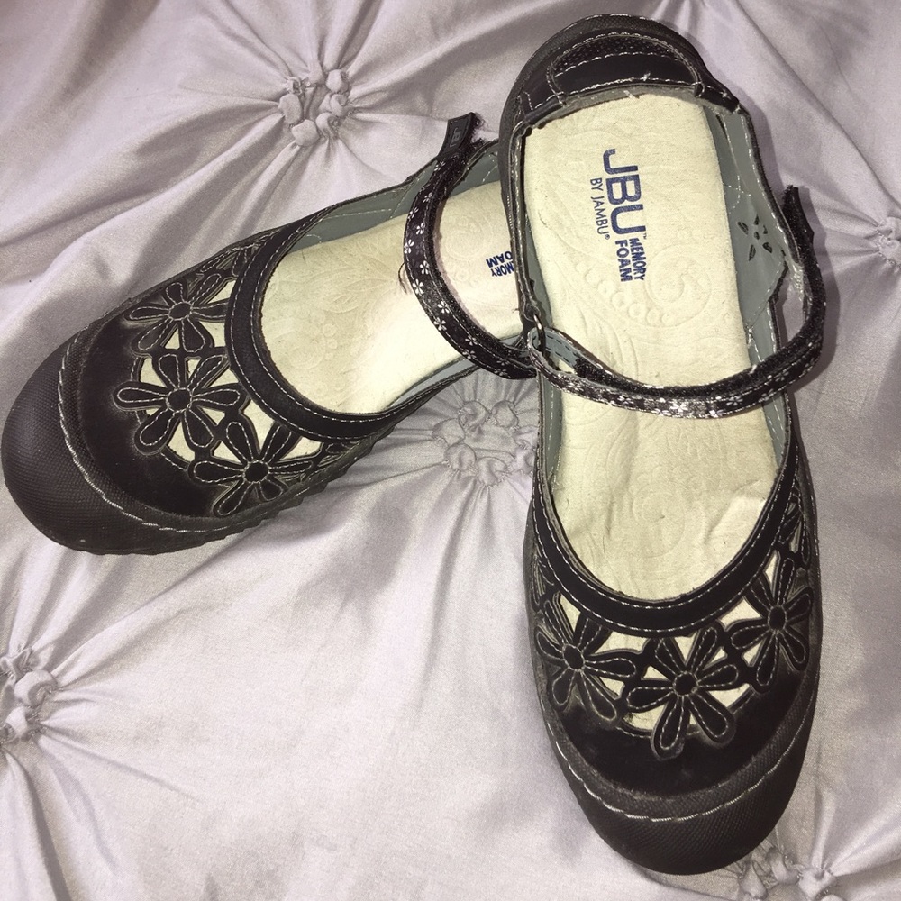 JBU by Jambu Black Wildflower